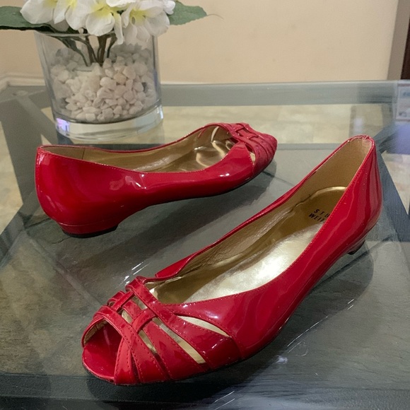 STUART WEITZMAN Quasar Patent Leather Pump - Picture 8 of 13